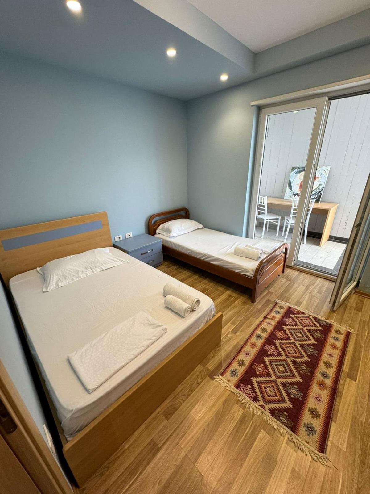 Diem Apartment Near Pazari I Ri 티라나 외부 사진
