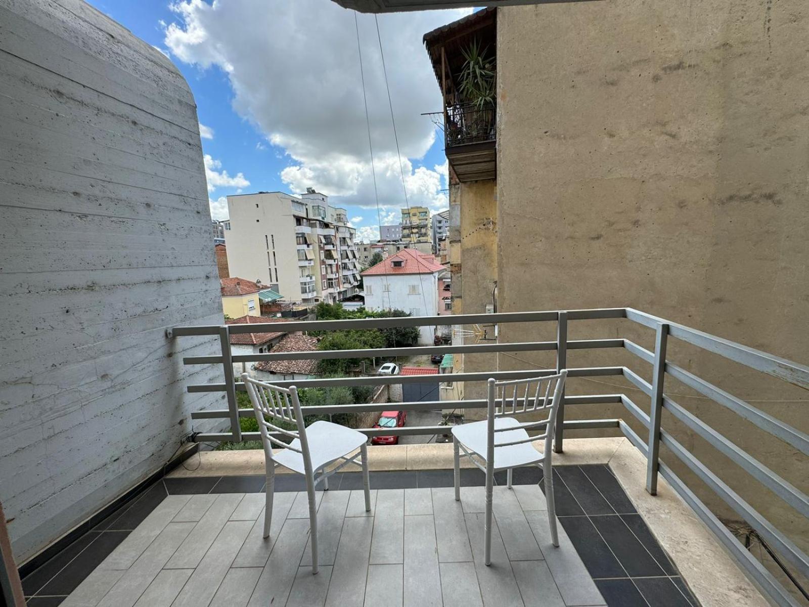 Diem Apartment Near Pazari I Ri 티라나 외부 사진