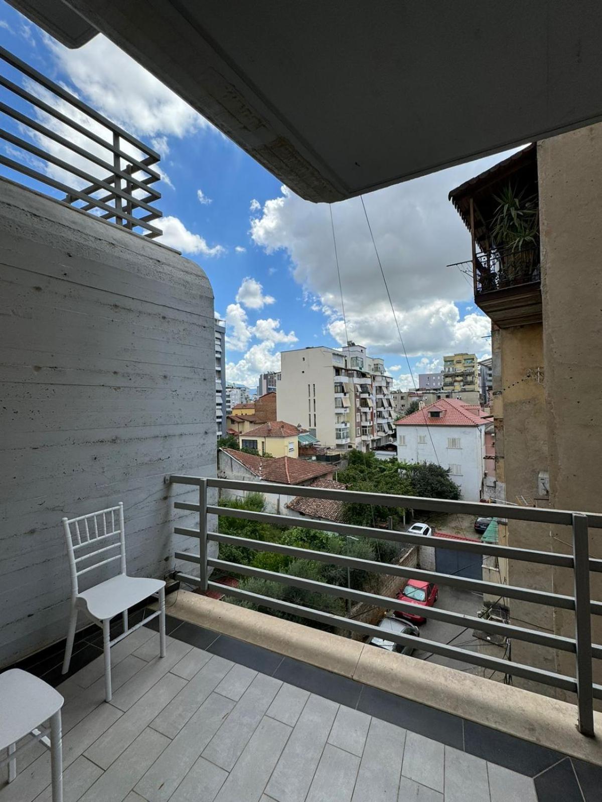Diem Apartment Near Pazari I Ri 티라나 외부 사진