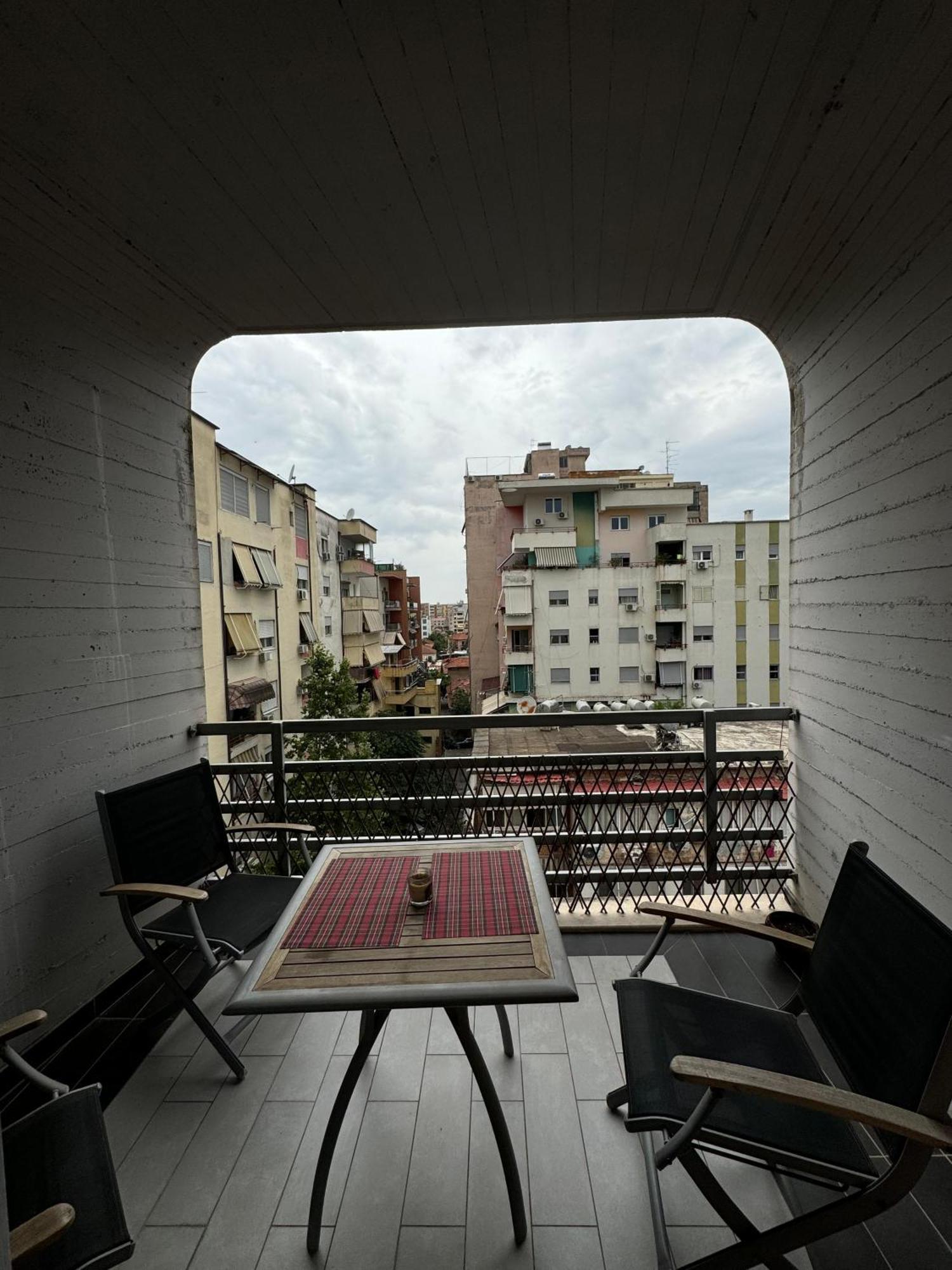 Diem Apartment Near Pazari I Ri 티라나 외부 사진