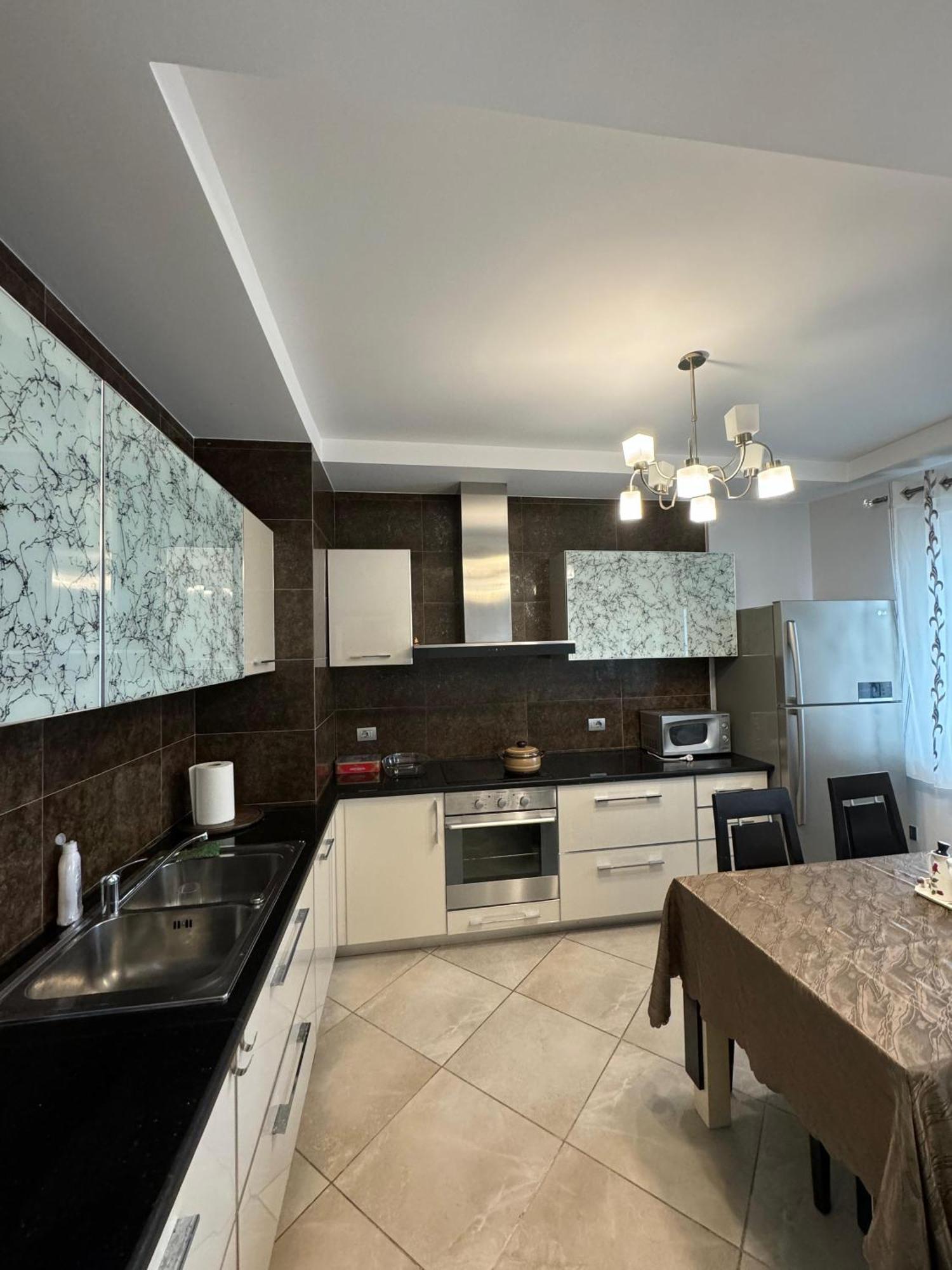 Diem Apartment Near Pazari I Ri 티라나 외부 사진